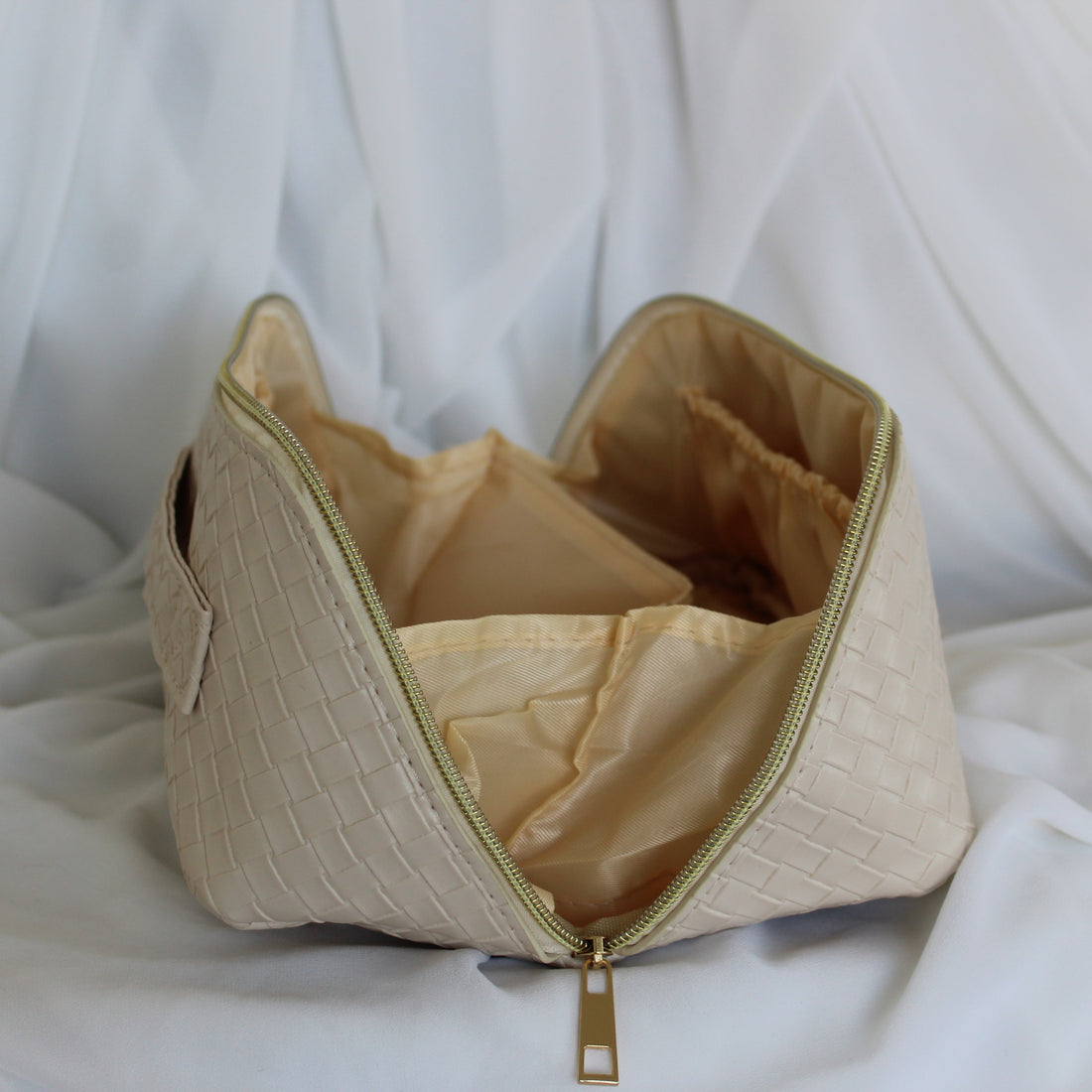 White PU Leather Weave Cosmetic Bag