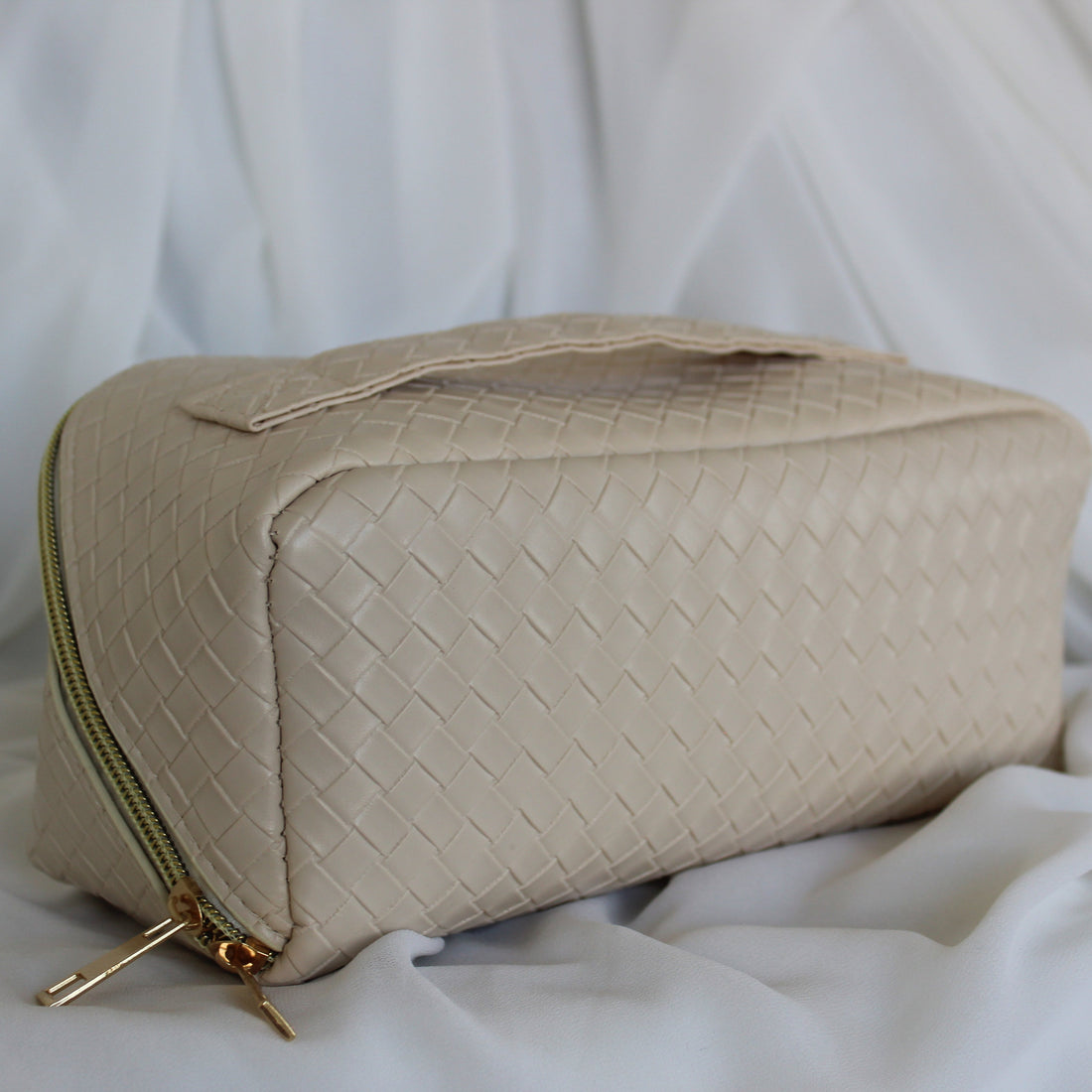White PU Leather Weave Cosmetic Bag